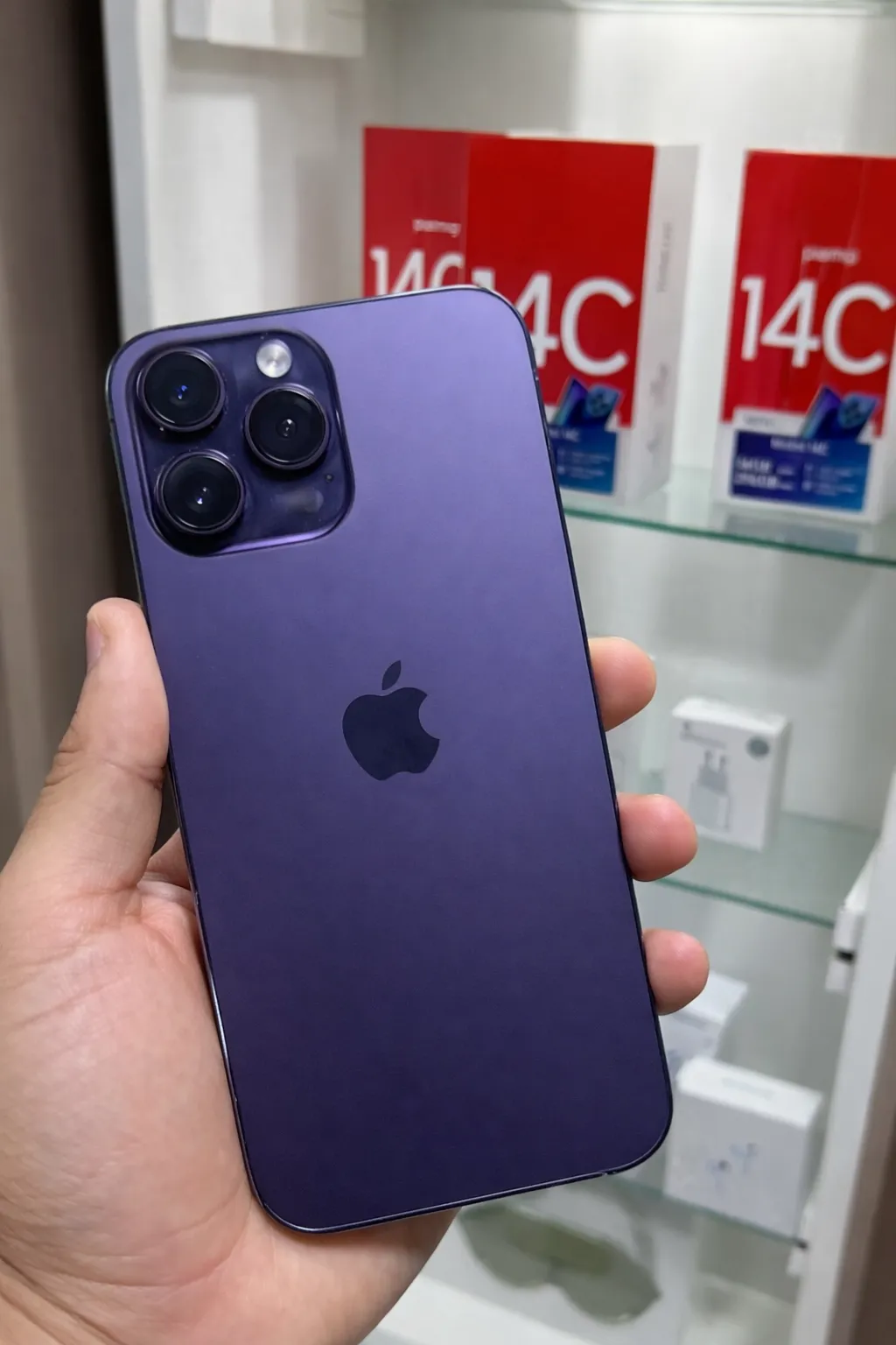 iPhone 14 Pro Max Morado Oscuro