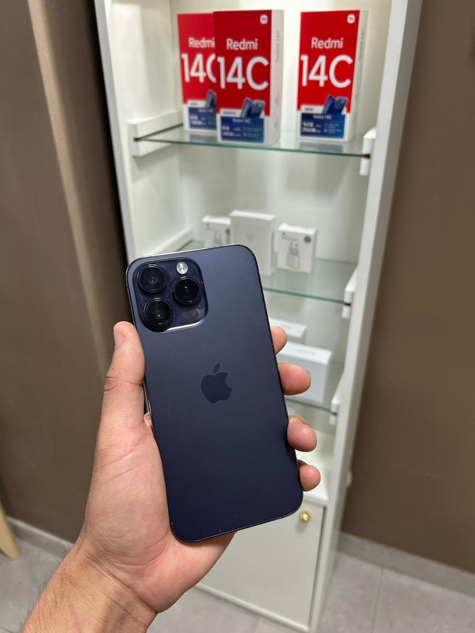 iPhone 14 Pro Max Morado Oscuro